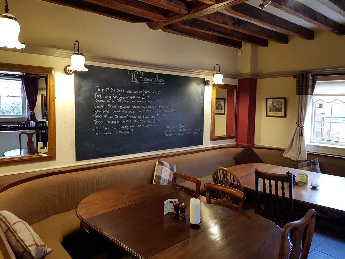 Hanmer Arms Eksteriør bilde